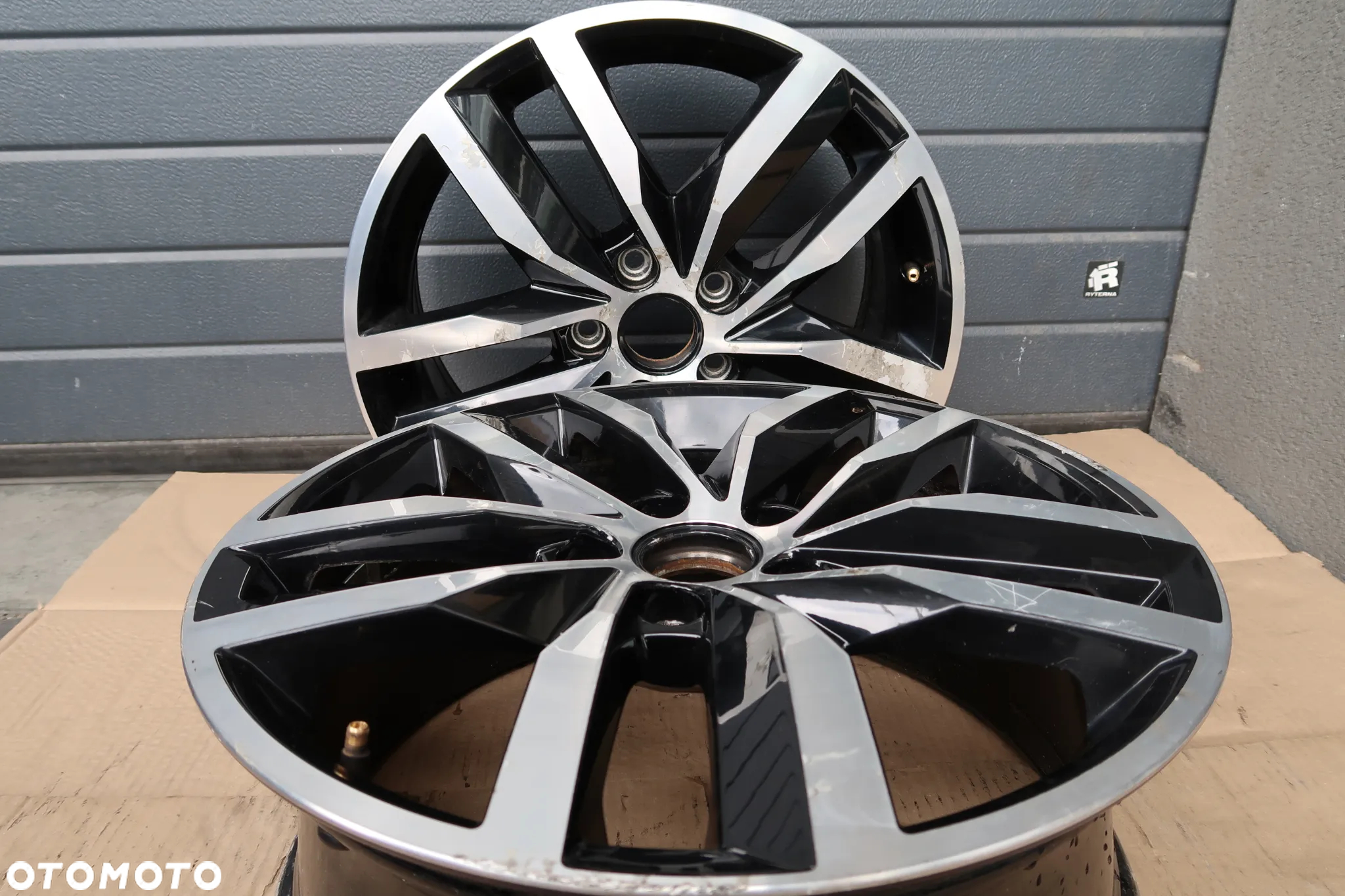 C2/C1 FELGA ALUMINIOWA VW GOLF 7 3G0601025BT 7X17ET49 - 17