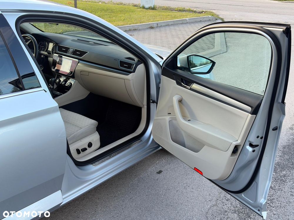 Skoda Superb 2.0 TDI Style DSG7 - 18