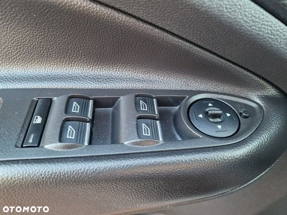 Ford Kuga 2.0 TDCi 2x4 SYNC - 35