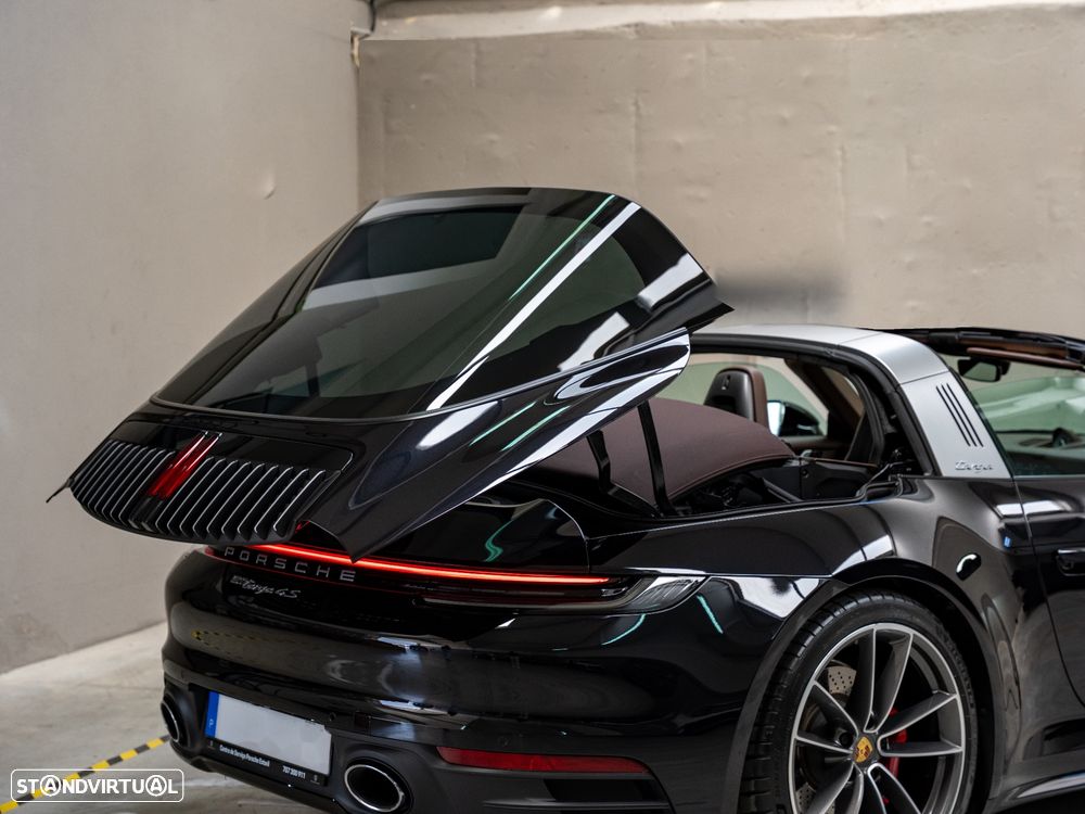 Porsche 911 (992) - 4