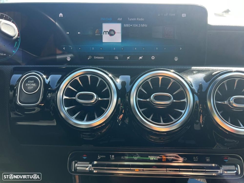 Mercedes-Benz A 250 Limousine e AMG Line - 36