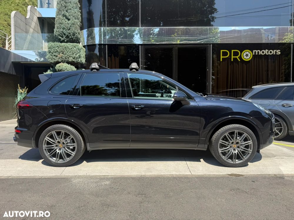 Porsche Cayenne Platinum Edition - 3