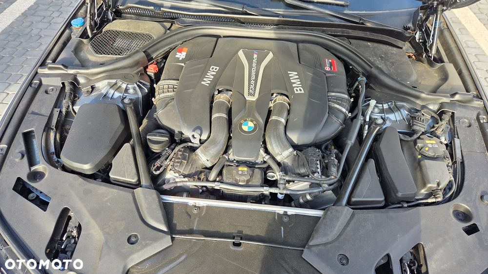 BMW Seria 5 M550i xDrive - 9