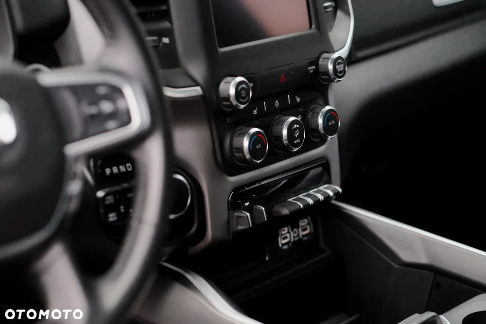 RAM 1500 Crew Cab Shortbed Bighorn - 31