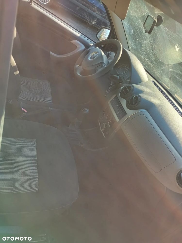 Dacia Sandero 1.2 16V - 15
