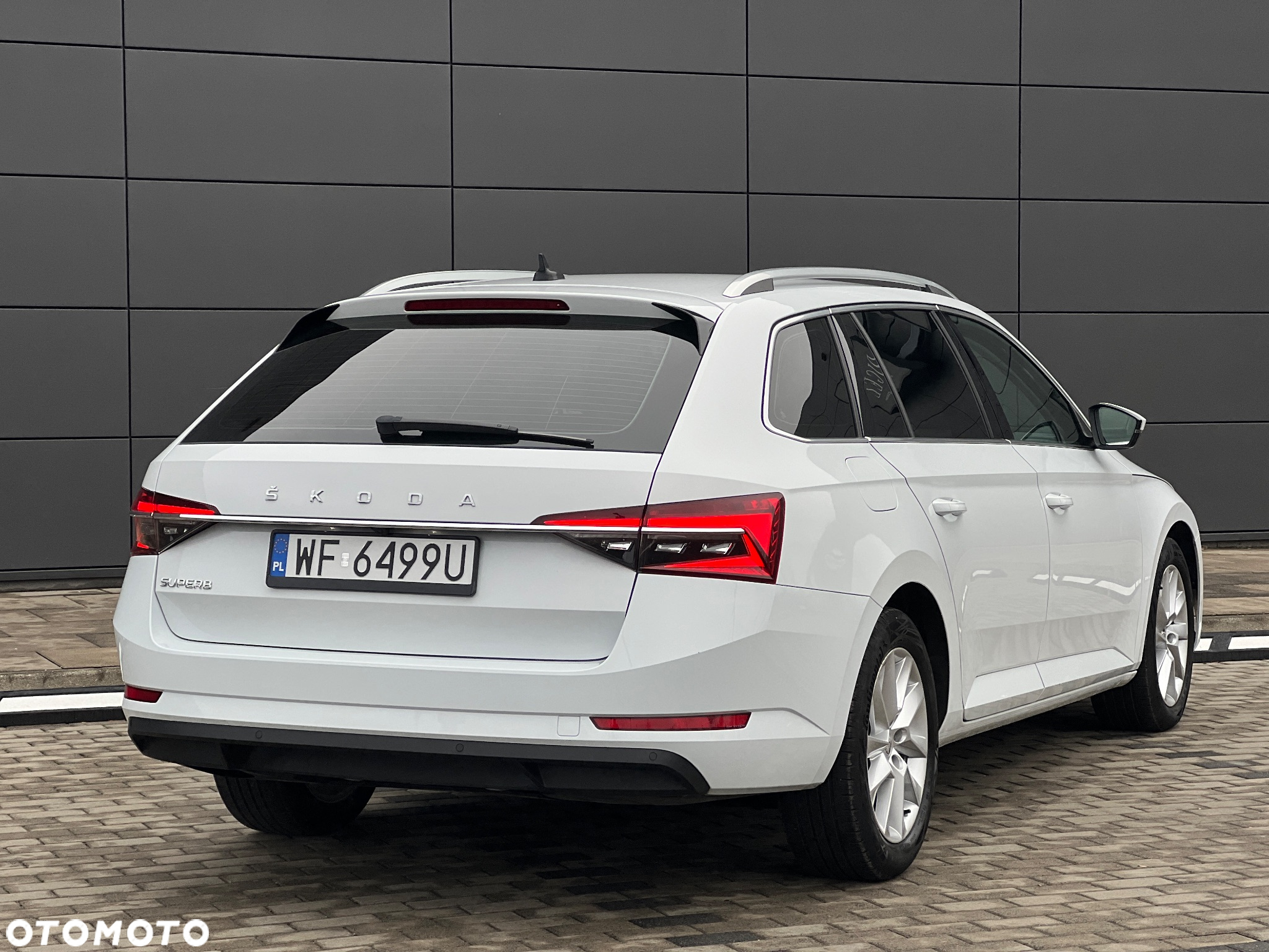 Skoda Superb 2.0 TDI Ambition DSG - 7