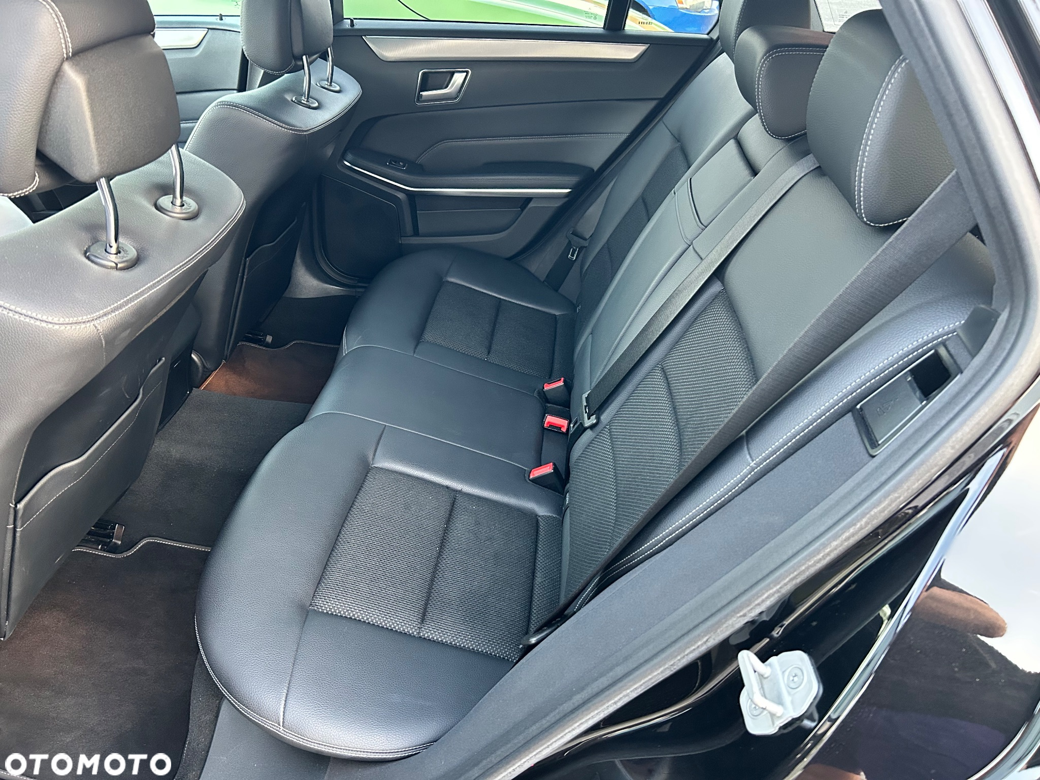 Mercedes-Benz Klasa E 250 BlueTEC 4-Matic Avantgarde - 28
