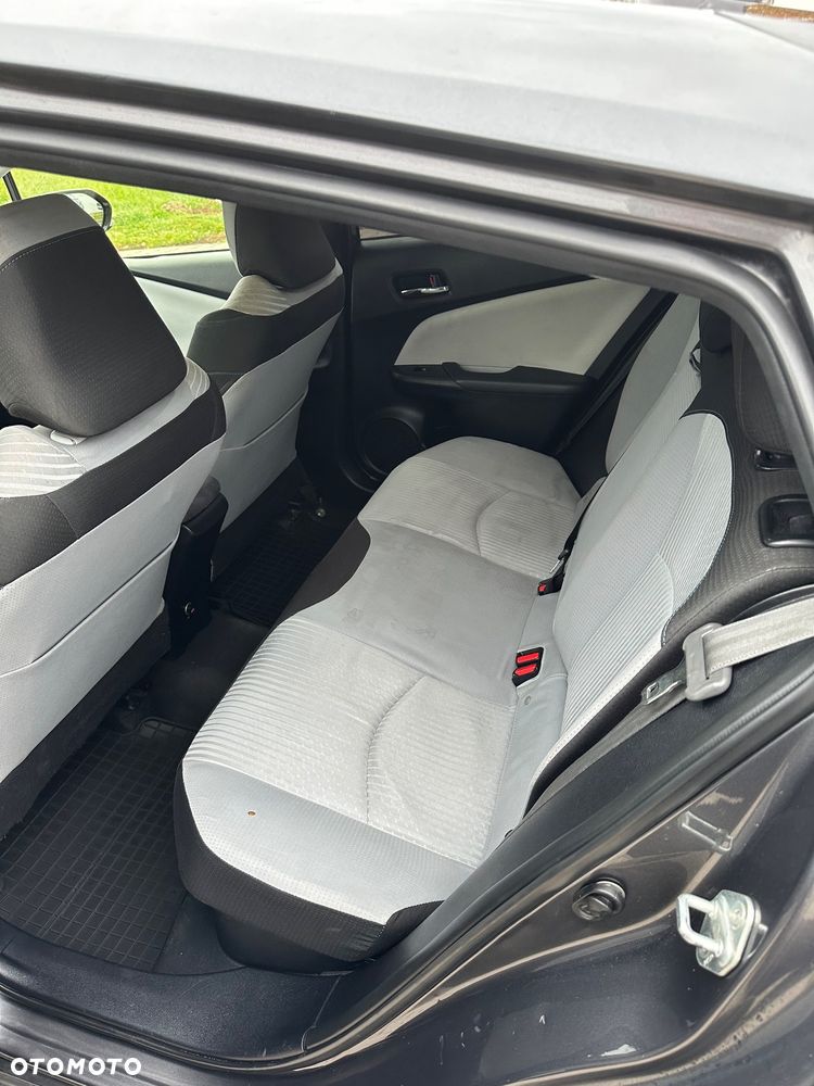 Toyota Prius - 15