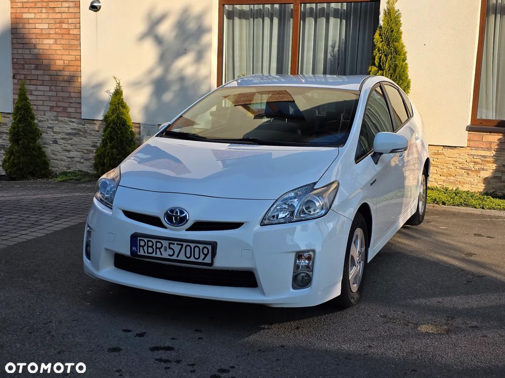 Toyota Prius (Hybrid) - 10