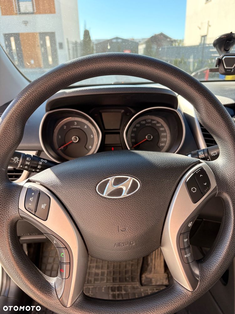 Hyundai i30 1.4 CRDi Classic + - 29
