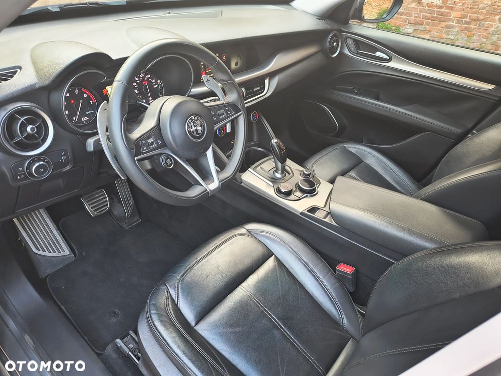 Alfa Romeo Stelvio 2.0 Turbo 16V AT8-Q4 Executive - 12