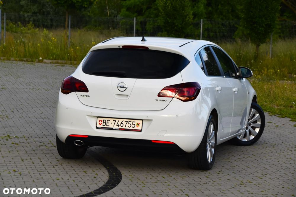 Opel Astra 1.6 Turbo White Edition - 34