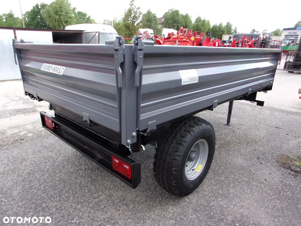 Pronar Przyczepy jednoosiowe Pronar T-655 2,5 tony, Przyczepa T-117 Cynkomet 3,5 tony, Wodziński WTP1W0-1 tona, WTP1W1-3,5 tony;  Przyczepa PR3T Euro-Masz 3 tony - 23