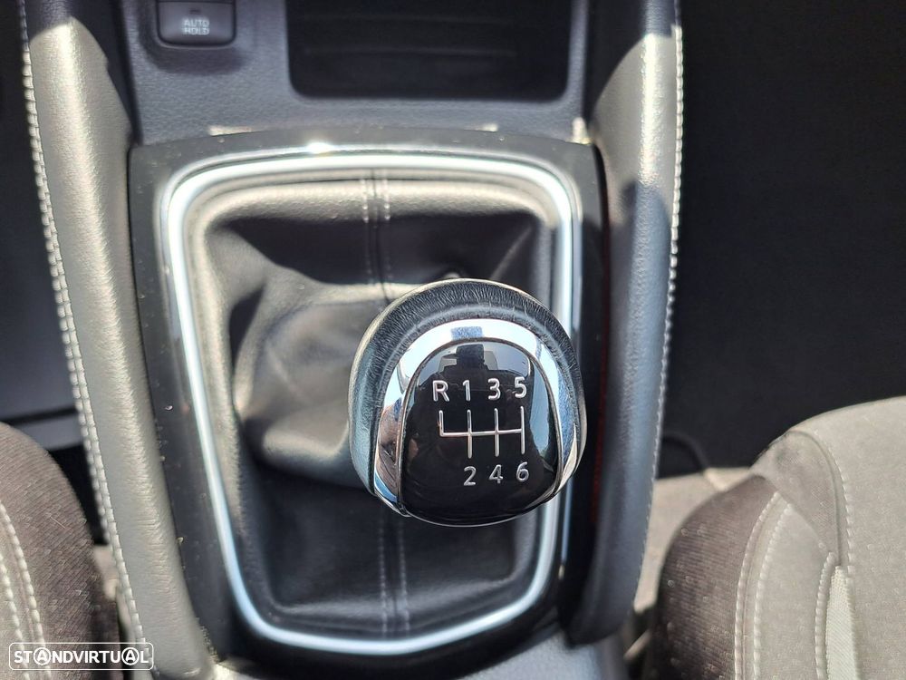 Nissan Qashqai 1.3 DIG-T N-Connecta J18 - 46