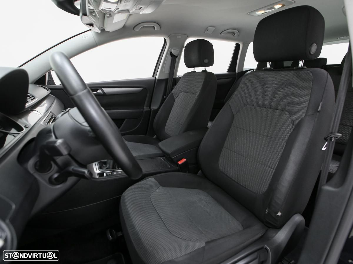 VW Passat Variant - 8