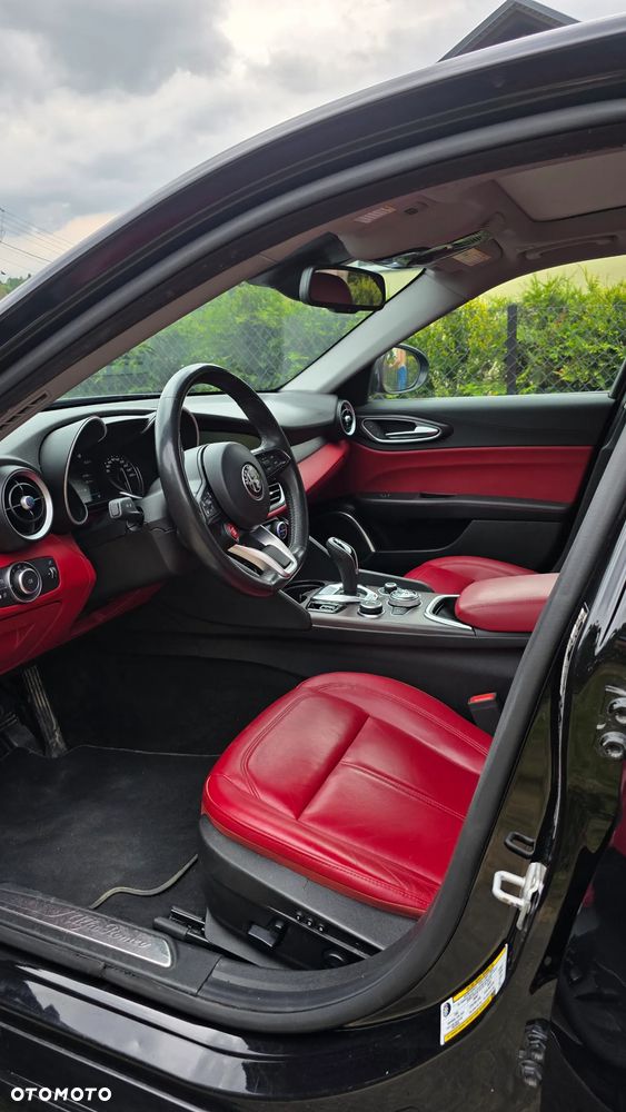 Alfa Romeo Giulia 2.0 Turbo TI Q4 - 25