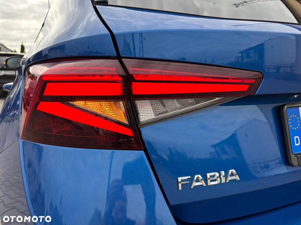 Skoda Fabia 1.0 TSI Monte Carlo - 10