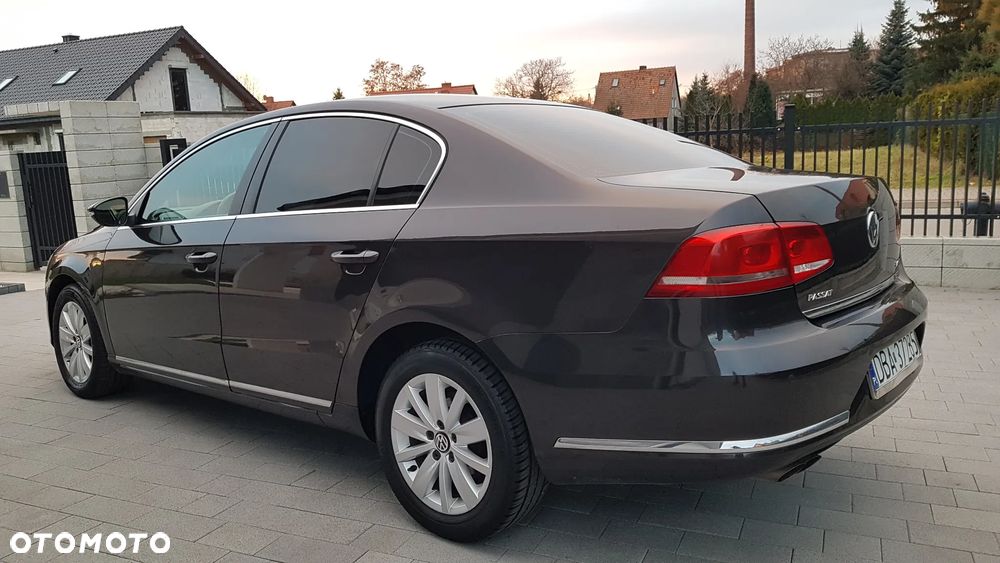 Volkswagen Passat 2.0 TDI DPF Highline - 21
