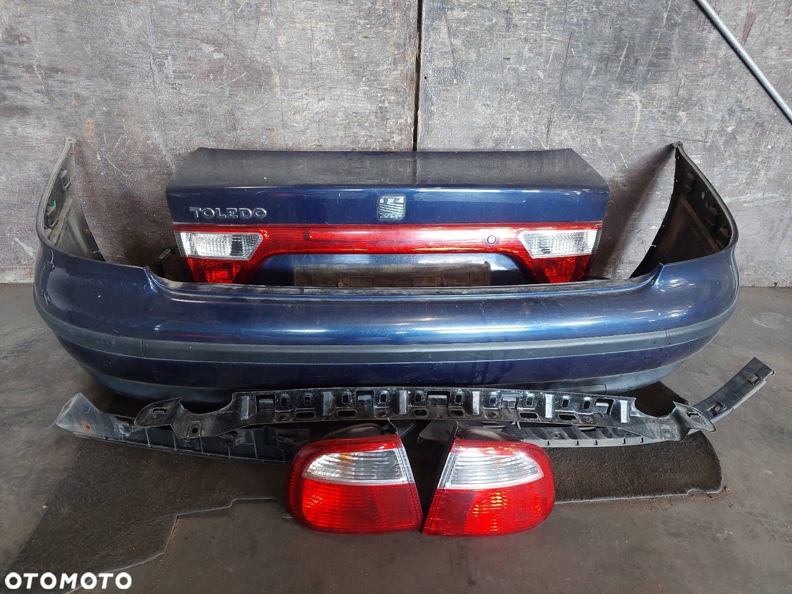KOMPLETNY TYŁ KLAPA BAGAŻNIKA ZDERZAK TYŁ LAMPY SEAT TOLEDO II LB5N - 1