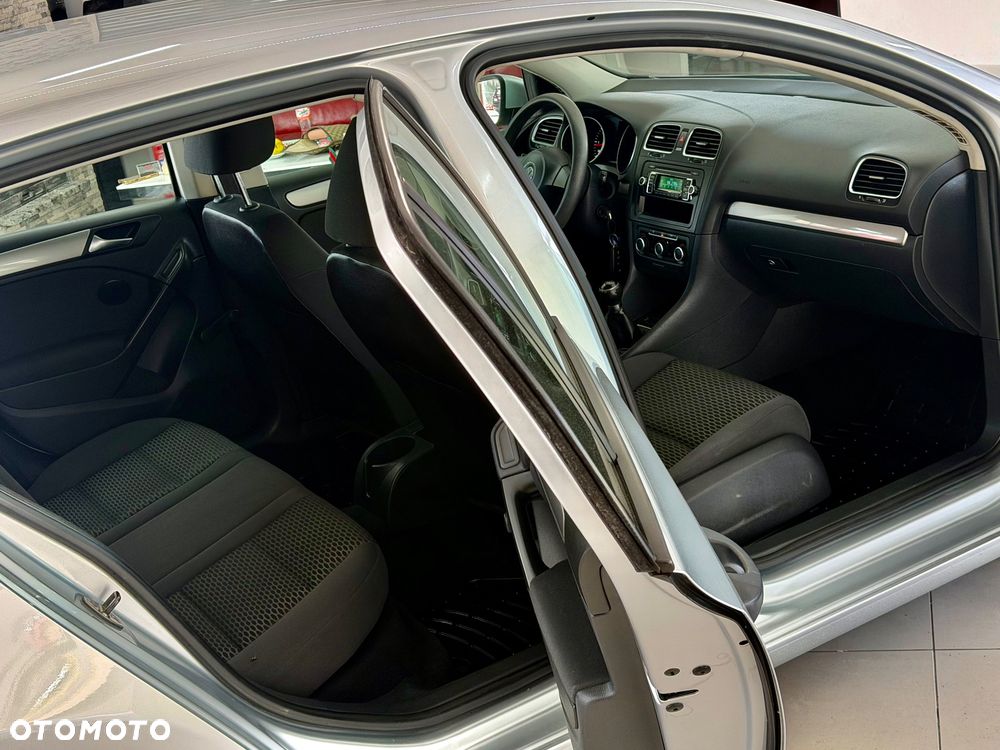 Volkswagen Golf - 34
