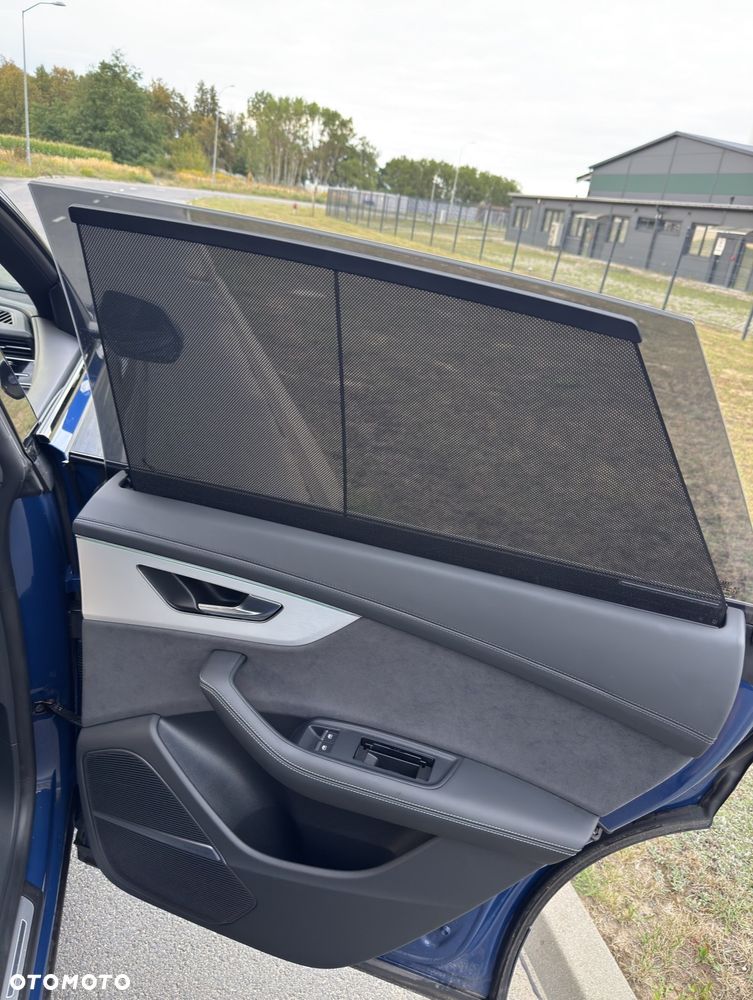 Audi Q8 - 11