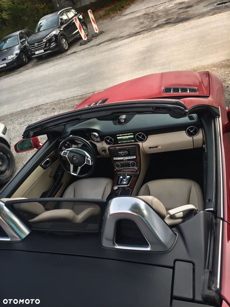 Mercedes-Benz SLK 300 9G-Tronic - 16