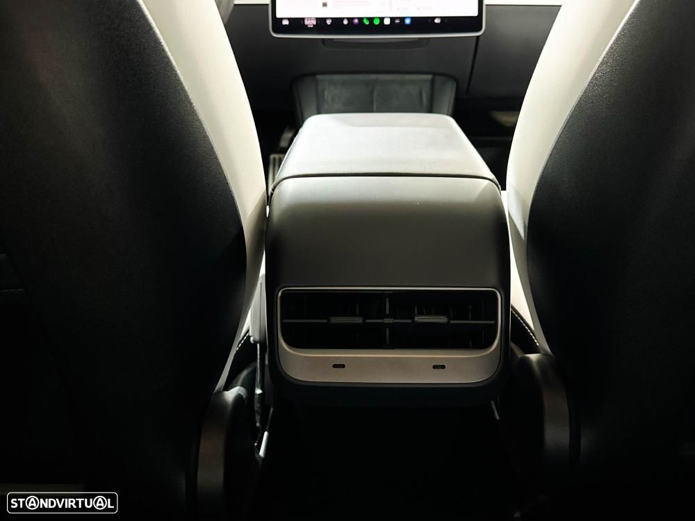 Tesla Model 3 Performance Dual Motor AWD - 27