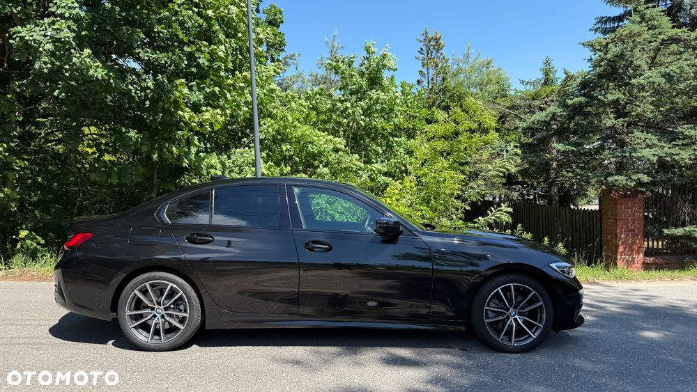 BMW Seria 3 330i Sport Line - 4
