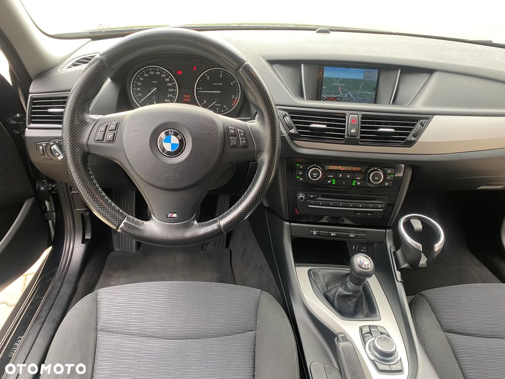 BMW X1 sDrive18d xLine - 17