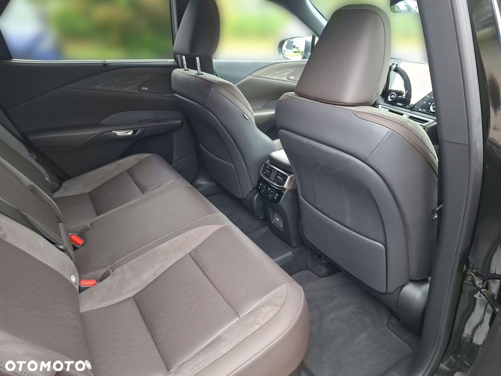 Lexus RX 450h+ Omotenashi - 21