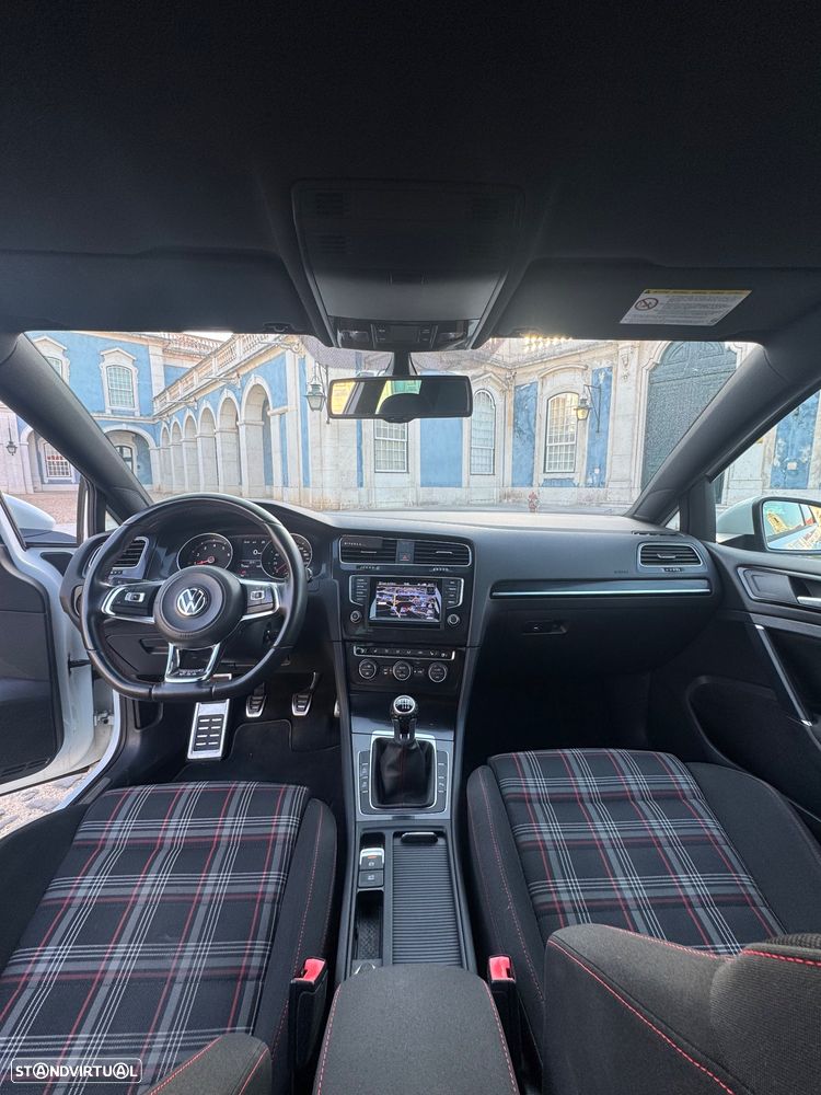 VW Golf GTI BlueMotion - 4