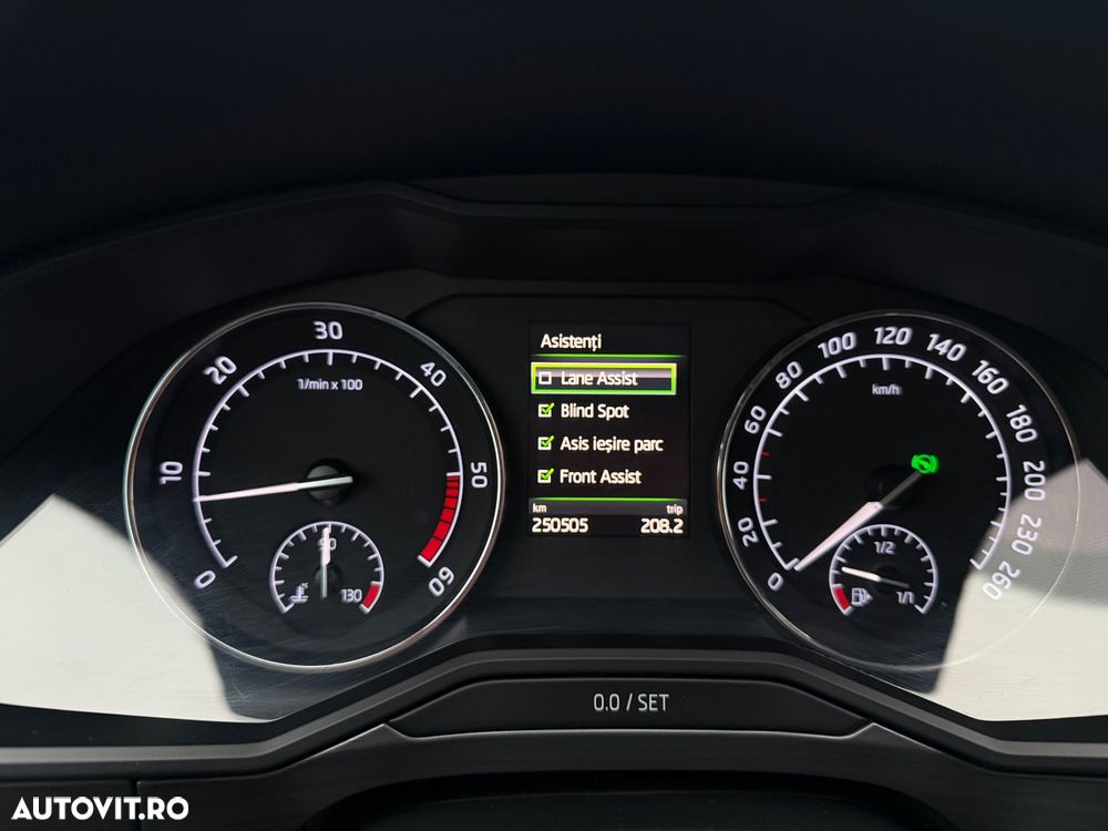 Skoda Superb 2.0 TDI DSG Style - 27