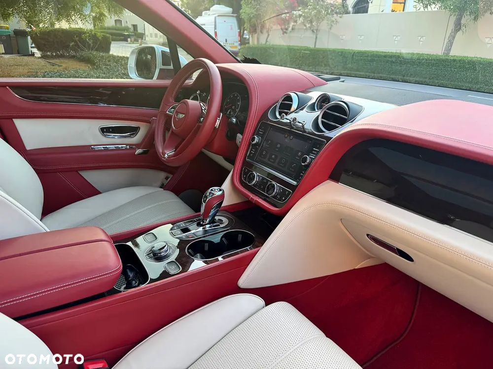 Bentley Bentayga V8 - 14