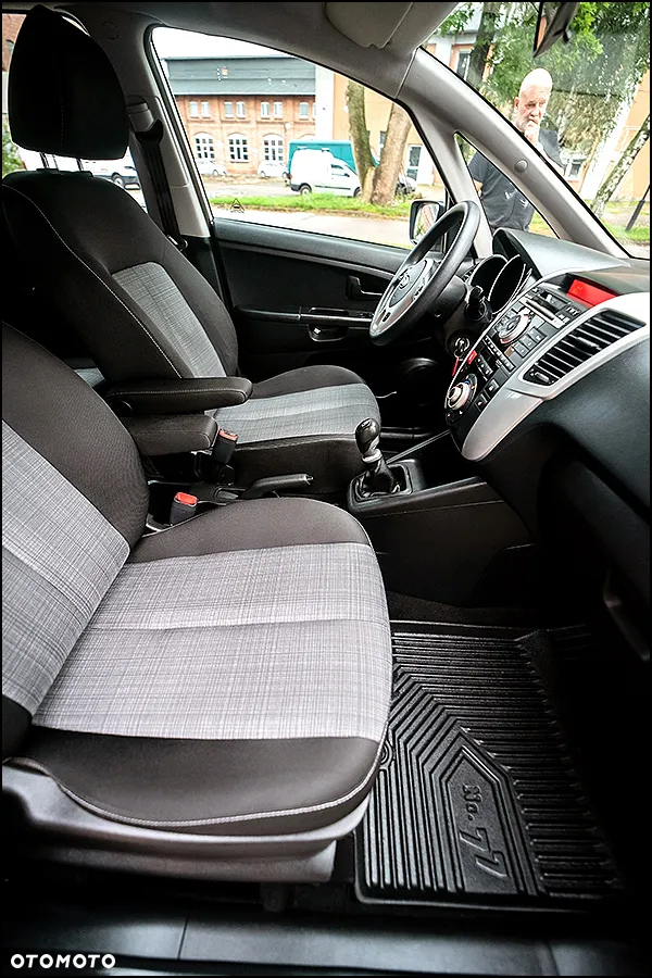 Kia Venga - 35