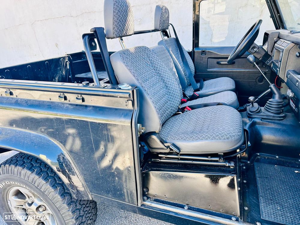Land Rover Defender 90 2.5 Td5 E - 31