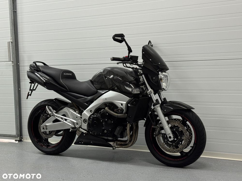 Suzuki GSR - 1