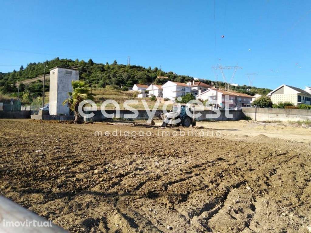 Terreno de atividade Industrial e de Armazéns com 10.200m2 em Alverca - Grande imagem: 2/8