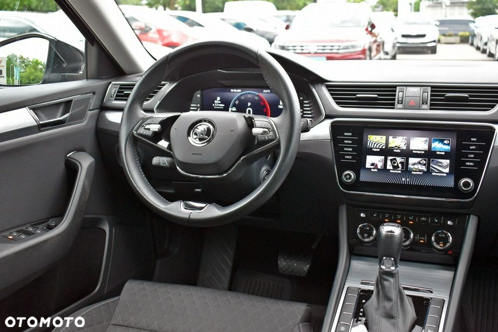 Skoda Superb 2.0 TDI SCR Ambition DSG - 18