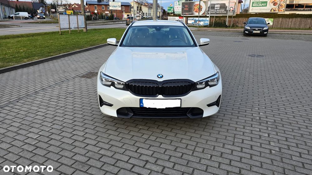 BMW Seria 3 320d Sport Line - 2