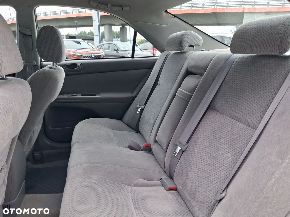 Toyota Camry 2.4 XLE - 30