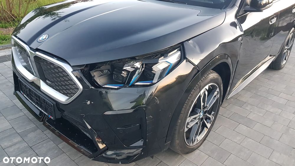 BMW iX2 - 16