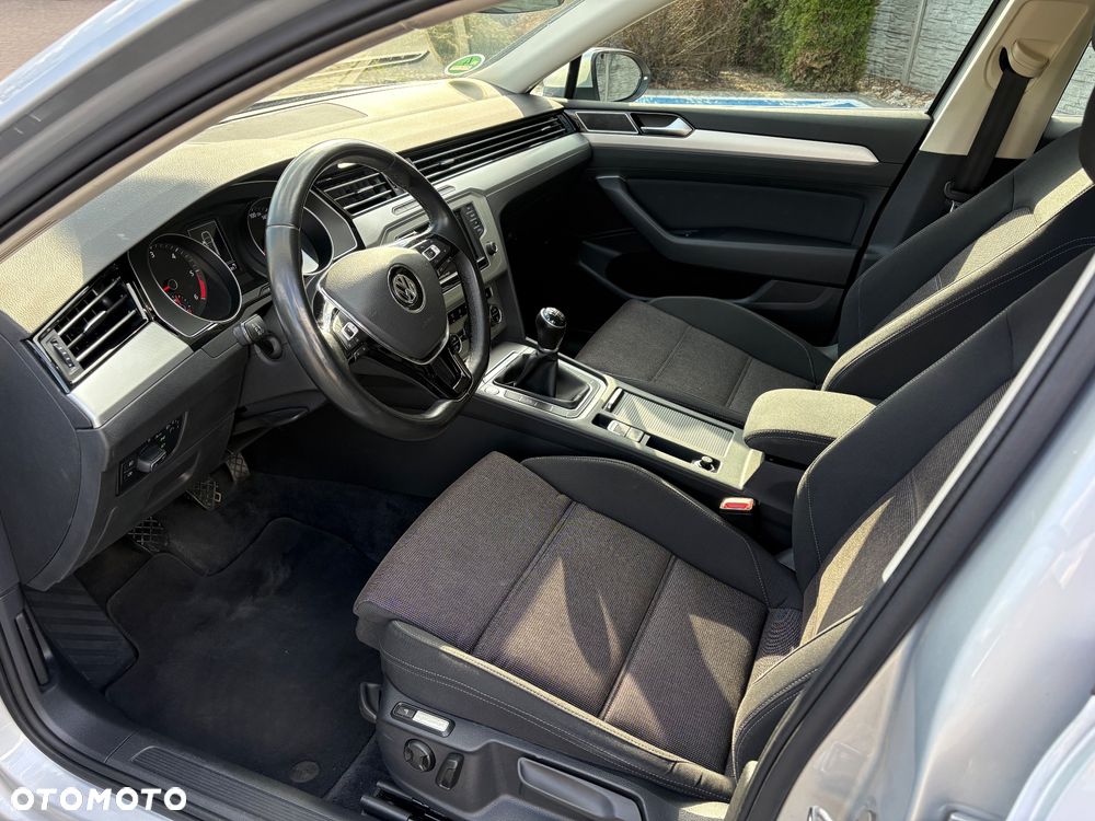 Volkswagen Passat 2.0 TDI SCR Business - 9
