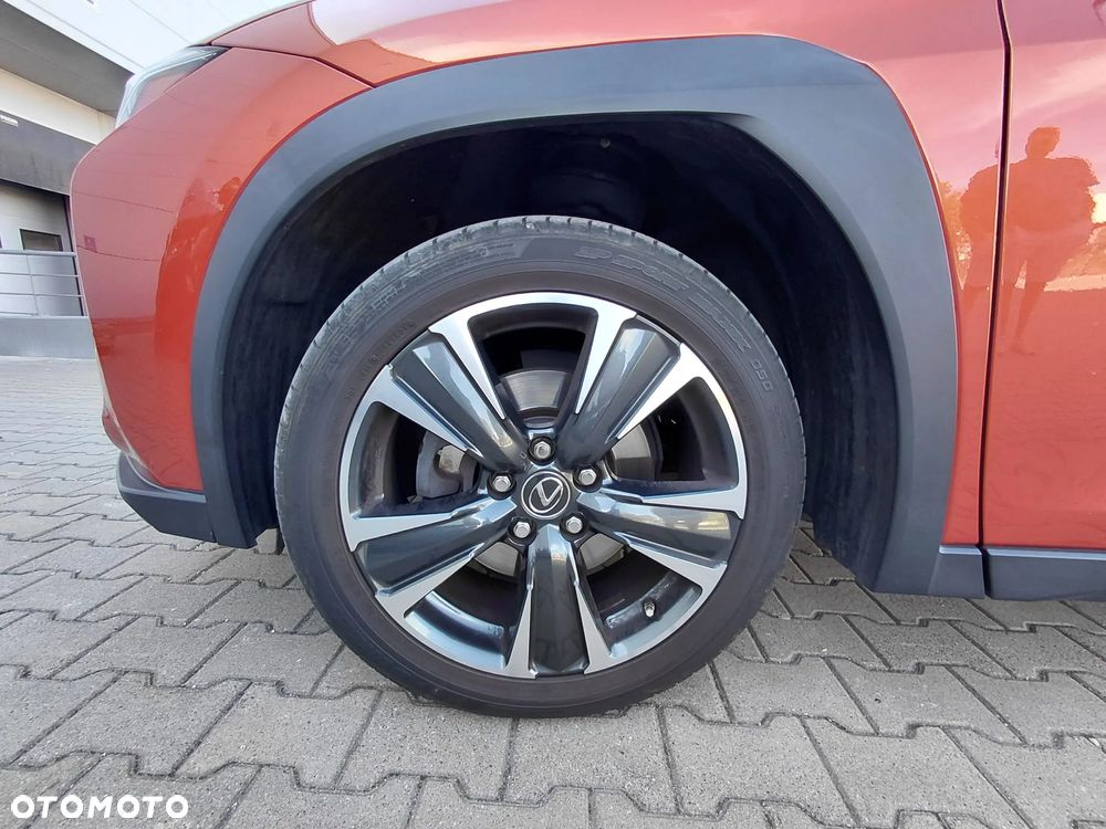 Lexus UX - 18