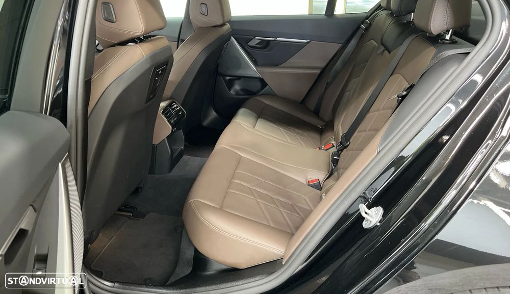 BMW 530 e Pack Desportivo M - 13
