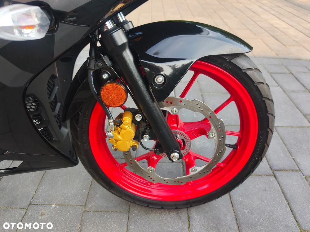 Suzuki GSX-R - 12