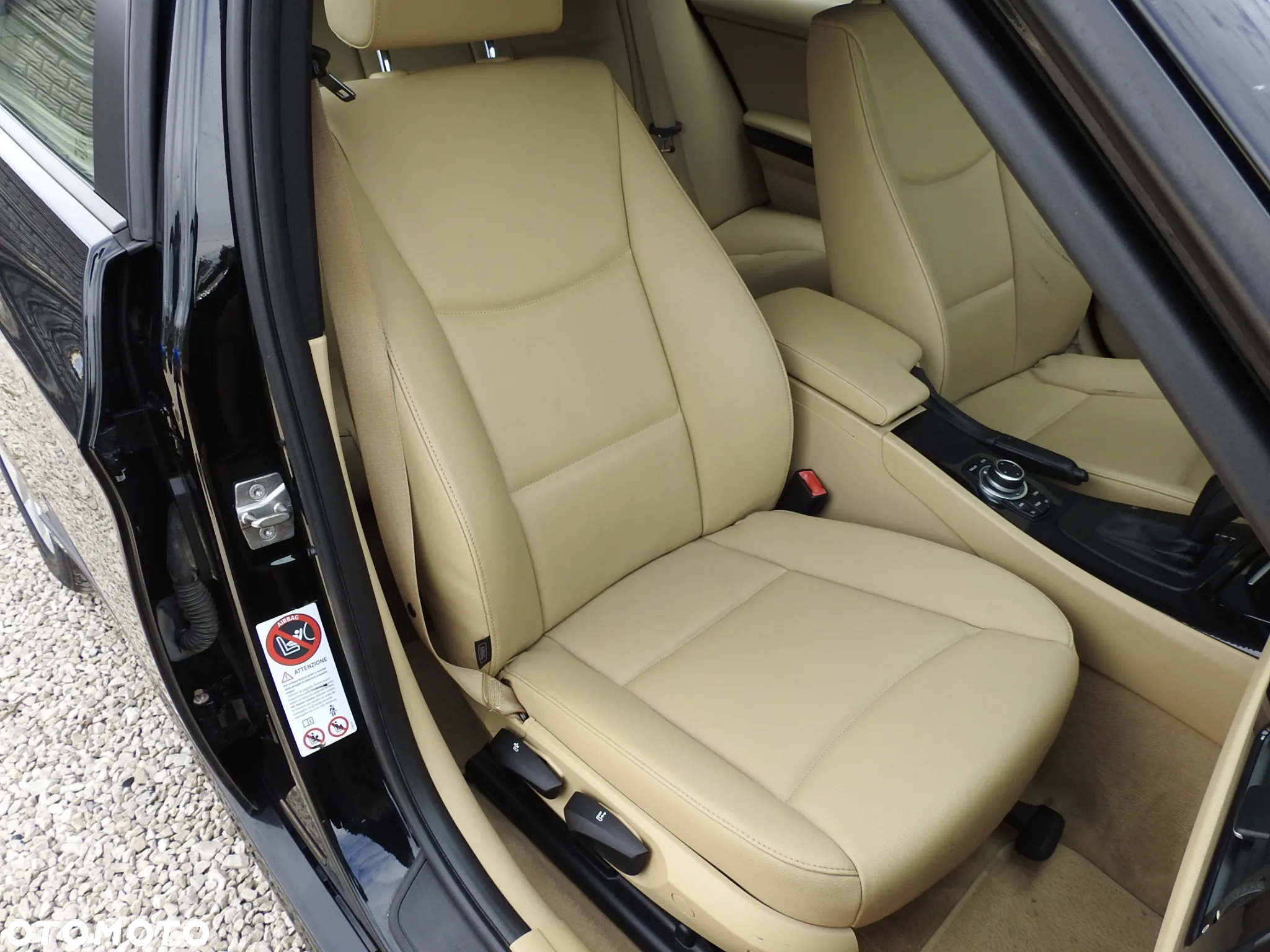 BMW Seria 3 320d Touring xDrive - 10