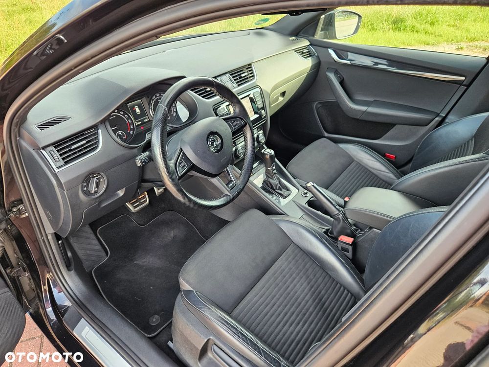 Skoda Octavia 2.0 TDI DSG RS - 9