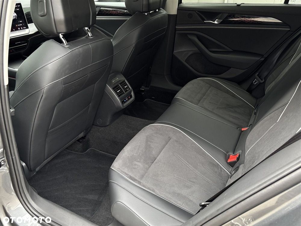 Volkswagen Passat - 12