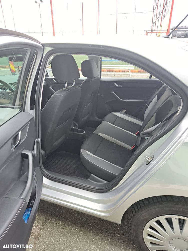 Skoda RAPID 1.2 TSI Ambition - 23