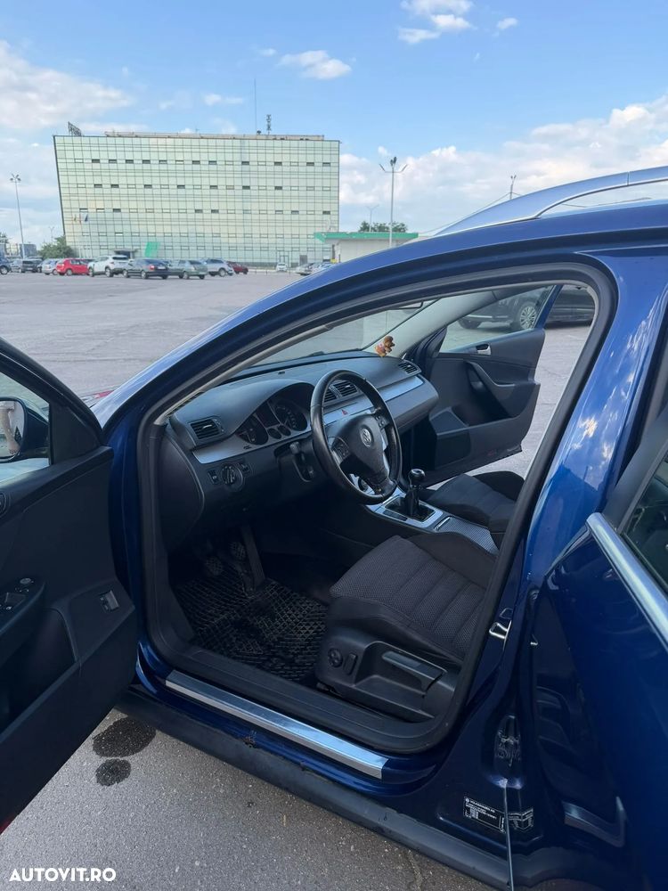 Volkswagen Passat 2.0 TDI Trendline DPF 4Motion - 8